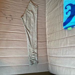 Size 4 Lululemon Wunder Under high rise 28”